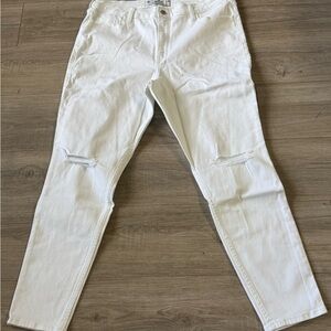 Hollister White Denim Jeans with Navy Brand Tag